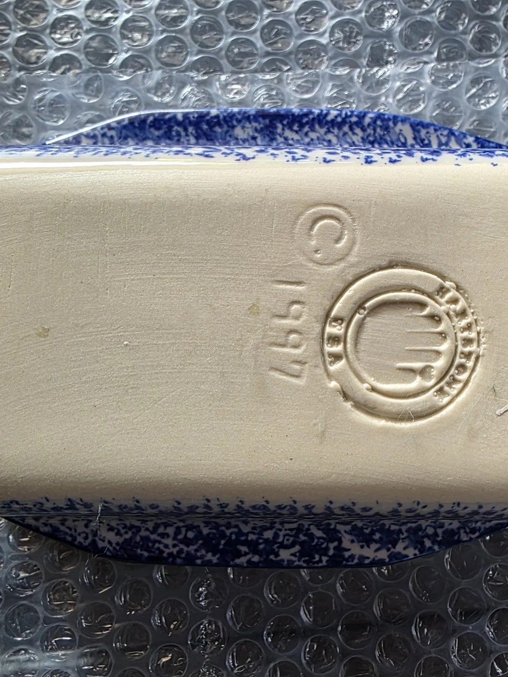 1997 Hartstone Cream and Blue Speckled Ceramic Baking Dish